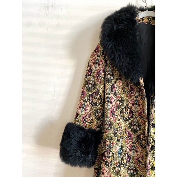 Private Collection: Vintage Tapestry Coat. Small - Picture 5 of 9